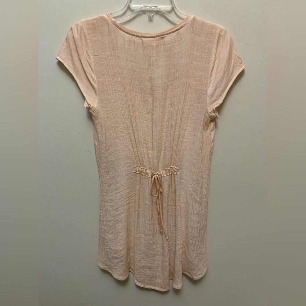 BLACK SWAN Short Sleeve Top with Tie in Middle of the Back
